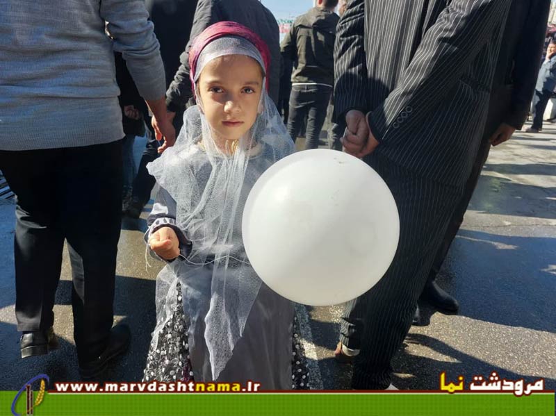 حضور مردم مرودشت در راهپیمای  22 بهمن 1403